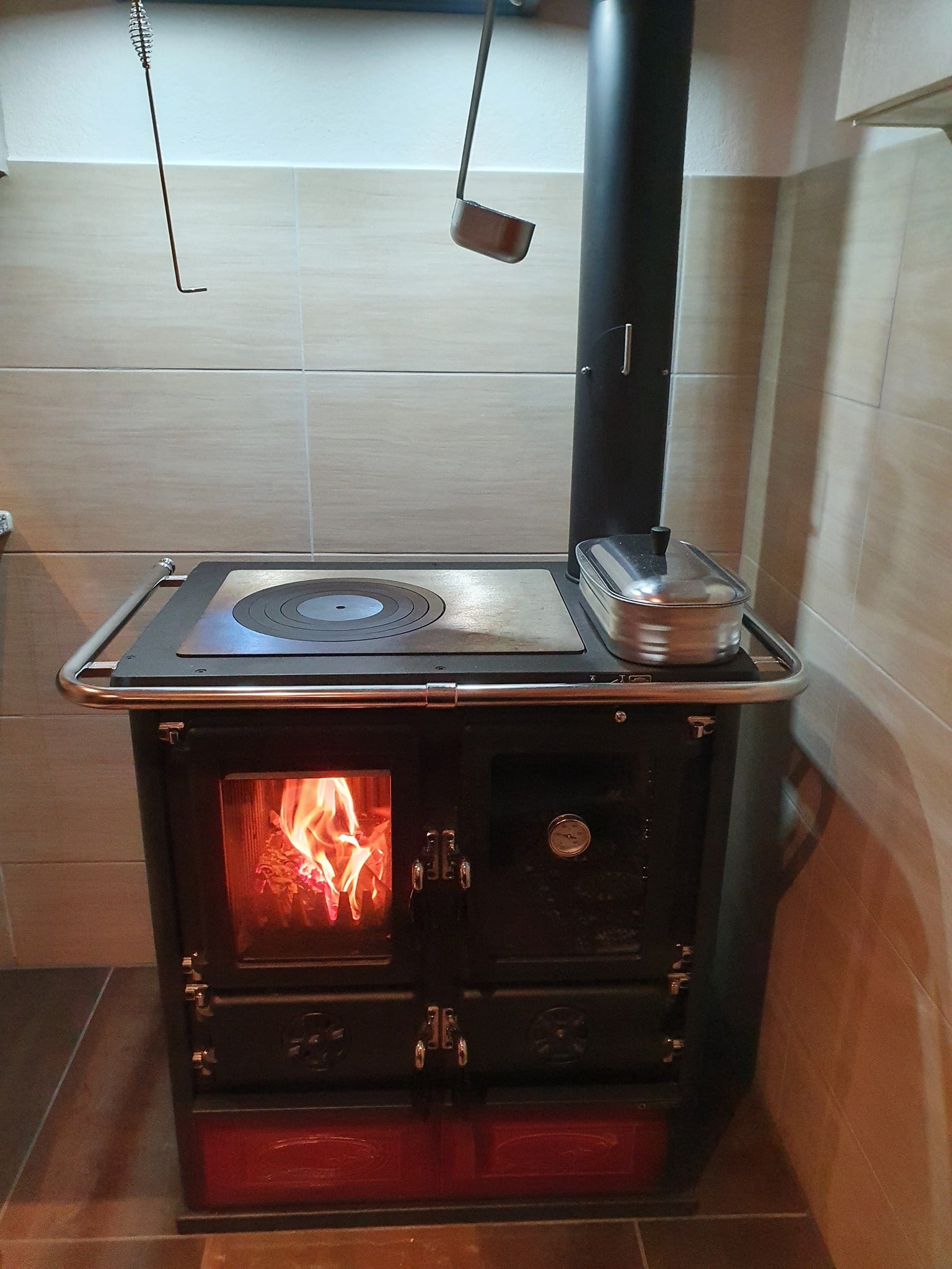 LA NORDICA Rosetta BII Kuzine Soba (Kırmızı)